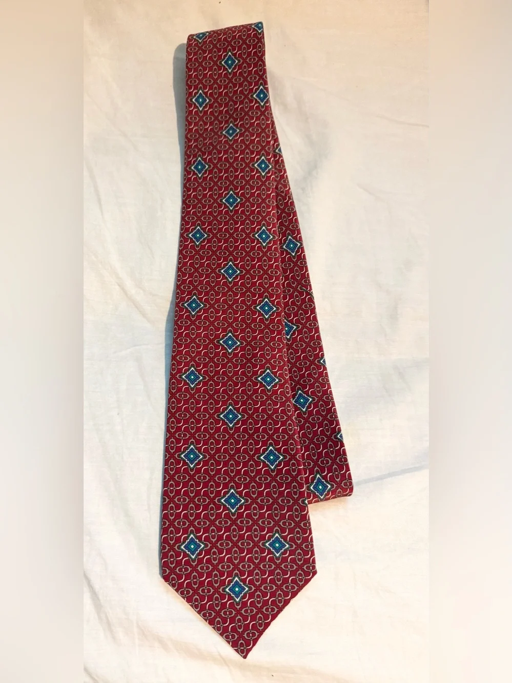 Chloe’ EUC 100% silk tie